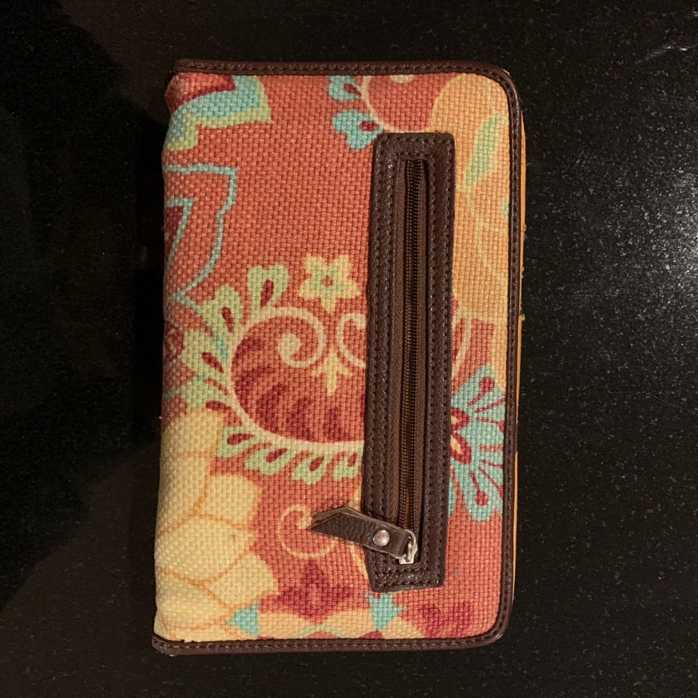 Spartina 449 Print Wallet. Genuine Leather and Natural Linen.